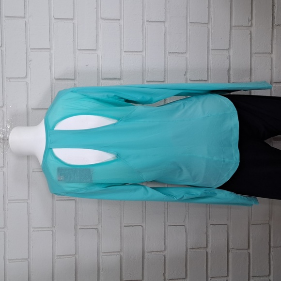 Under Armour Teal "keep You Cool" Cut Out Back Detail Top. Size Large. NWT - Picture 7 of 11